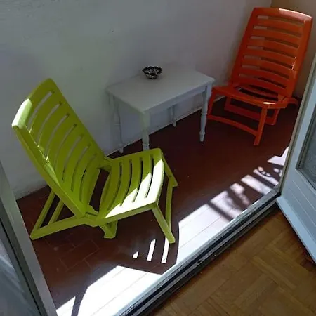 Joly 2 Pieces A 100 Mt De La * Menton