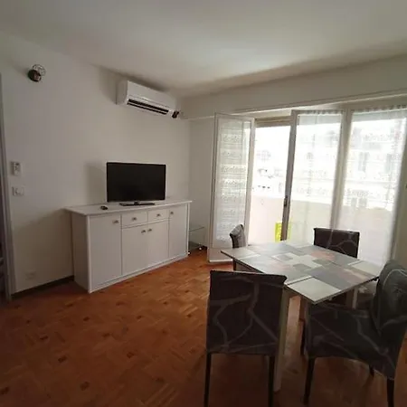 Apartment Joly 2 Pieces A 100 Mt De La