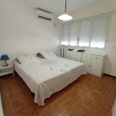 Joly 2 Pieces A 100 Mt De La Apartment