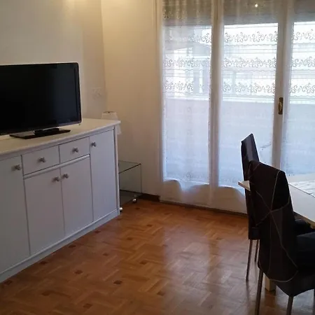 Joly 2 Pieces A 100 Mt De La Apartment *